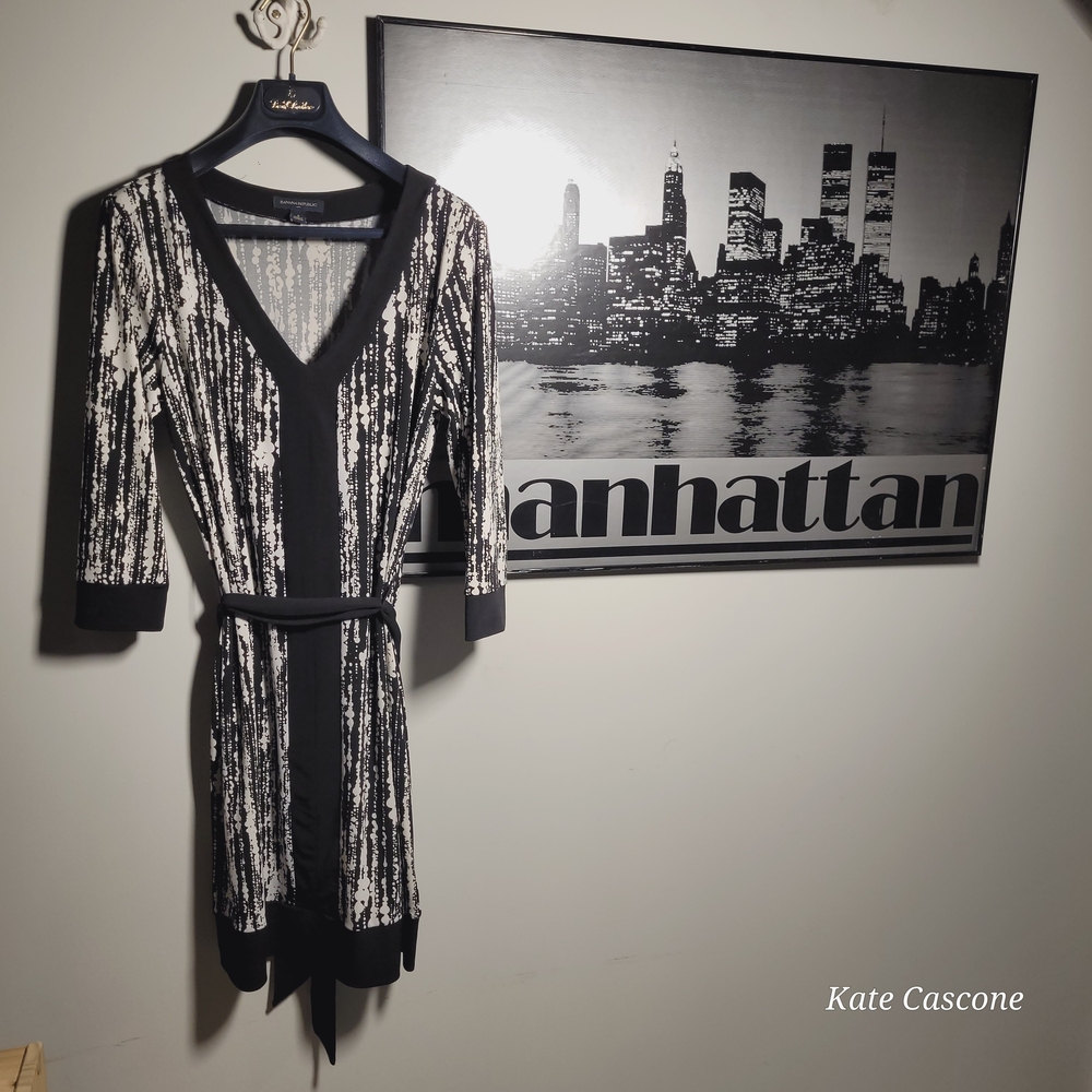 Banana Republic Black and Gray Patterned Top